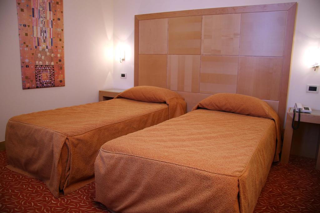 Hotel Roma Cividale del Friuli Rom bilde