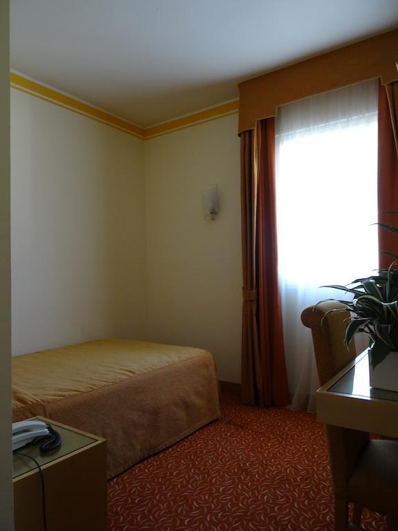 Hotel Roma Cividale del Friuli Rom bilde